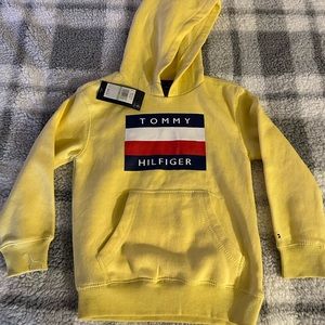 Tommy Hilfiger 4T sweater